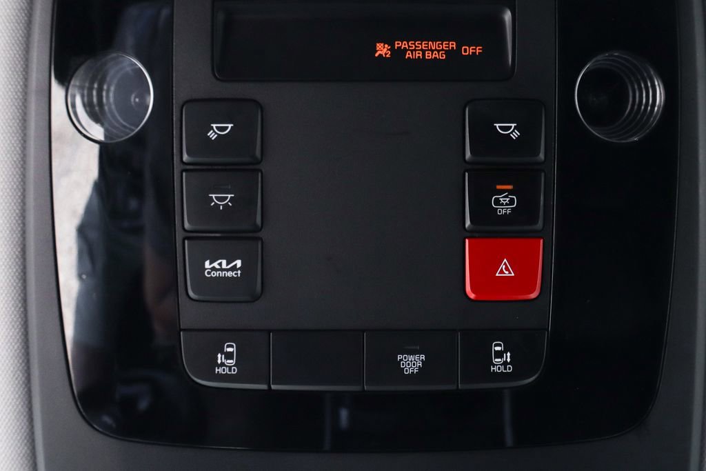 Used 2025 Kia Carnival image 28