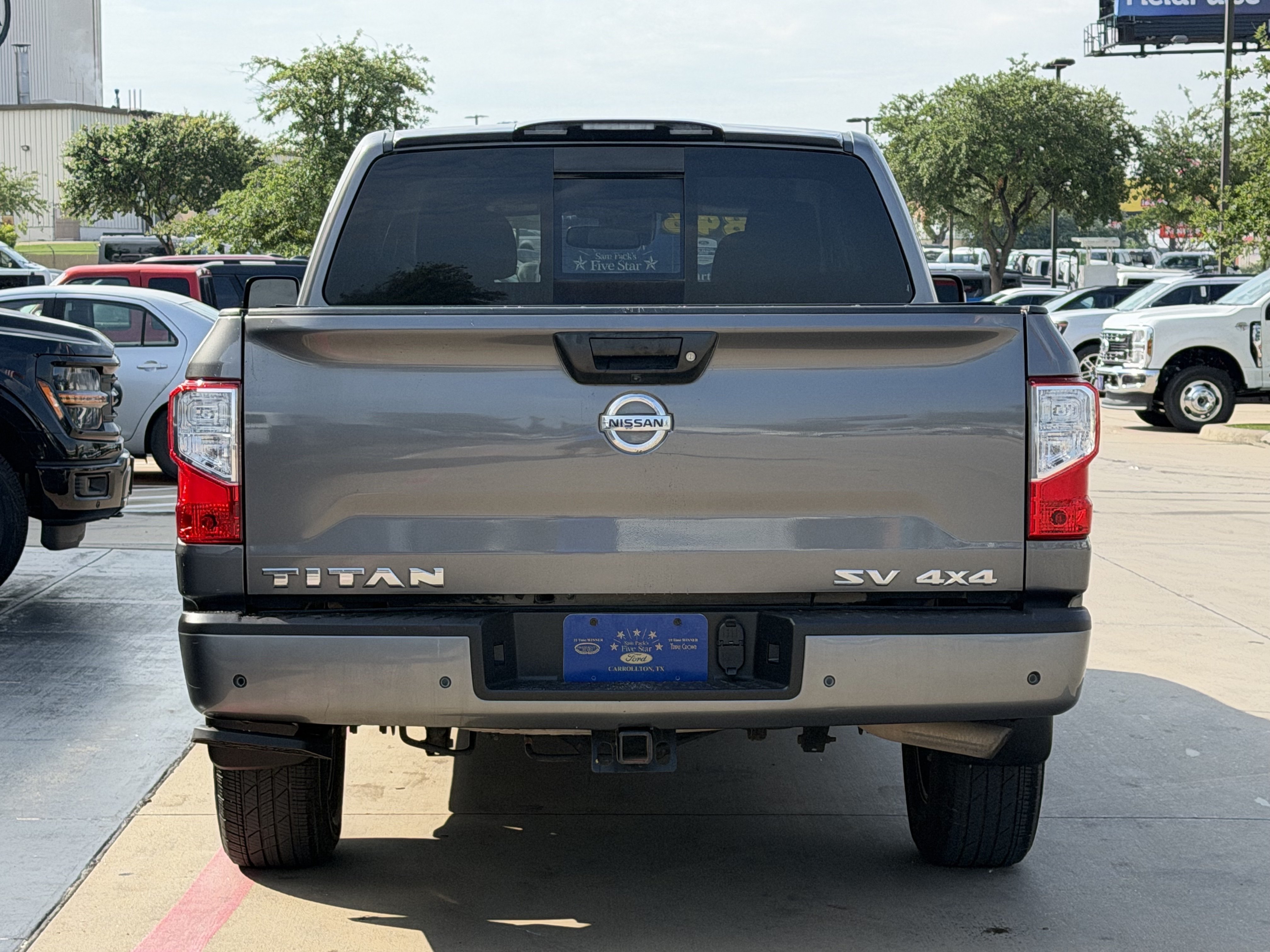 Used 2021 Nissan Titan SV w/ SV Convenience Package AWD/4WD image 5