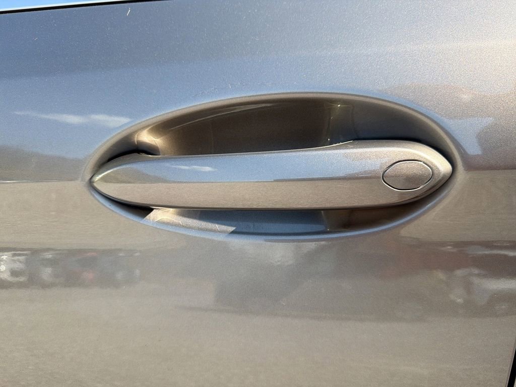 Used 2019 BMW 530i xDrive w/ Convenience Package image 13