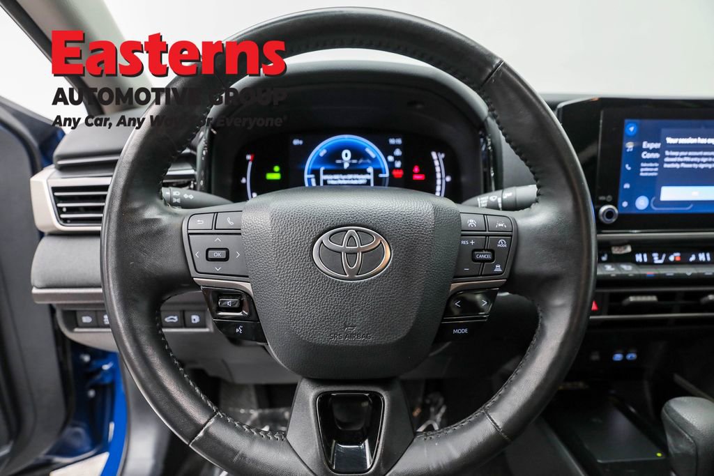 Used 2025 Toyota Camry LE w/ Convenience Package image 10