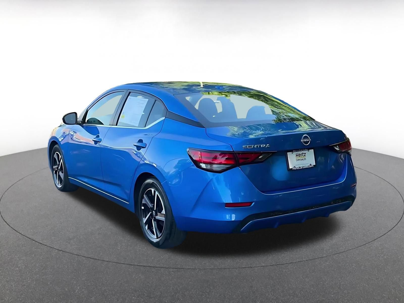 Used 2025 Nissan Sentra SV FWD image 11