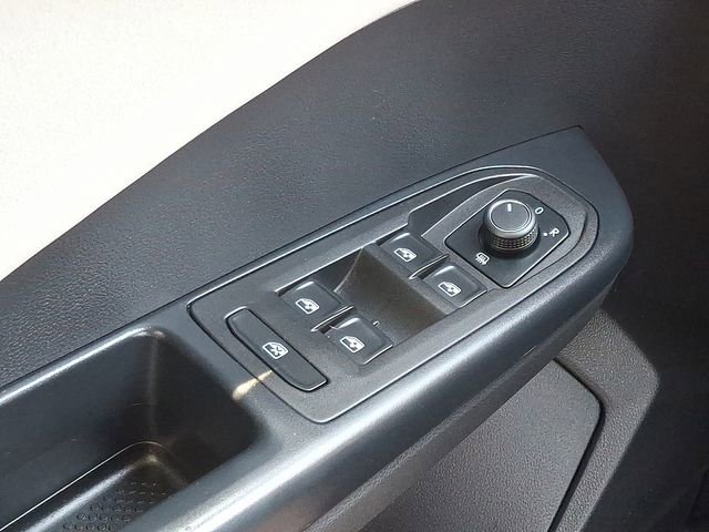 Used 2025 Volkswagen Taos SE AWD/4WD image 26
