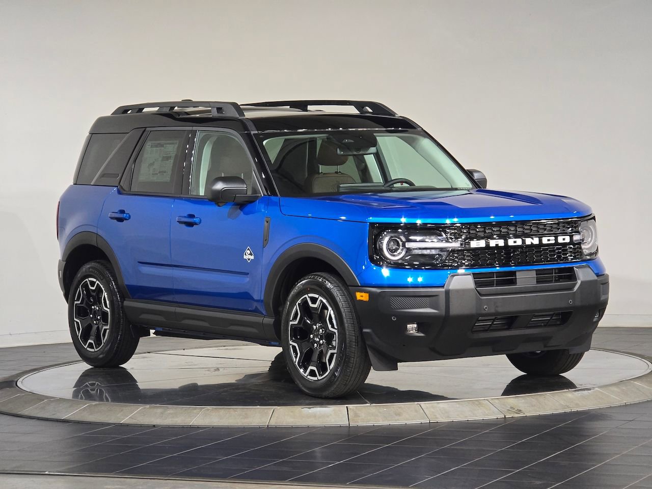 New 2025 Ford Bronco Sport Outer Banks w/ Outer Banks Tech Package+ image 2