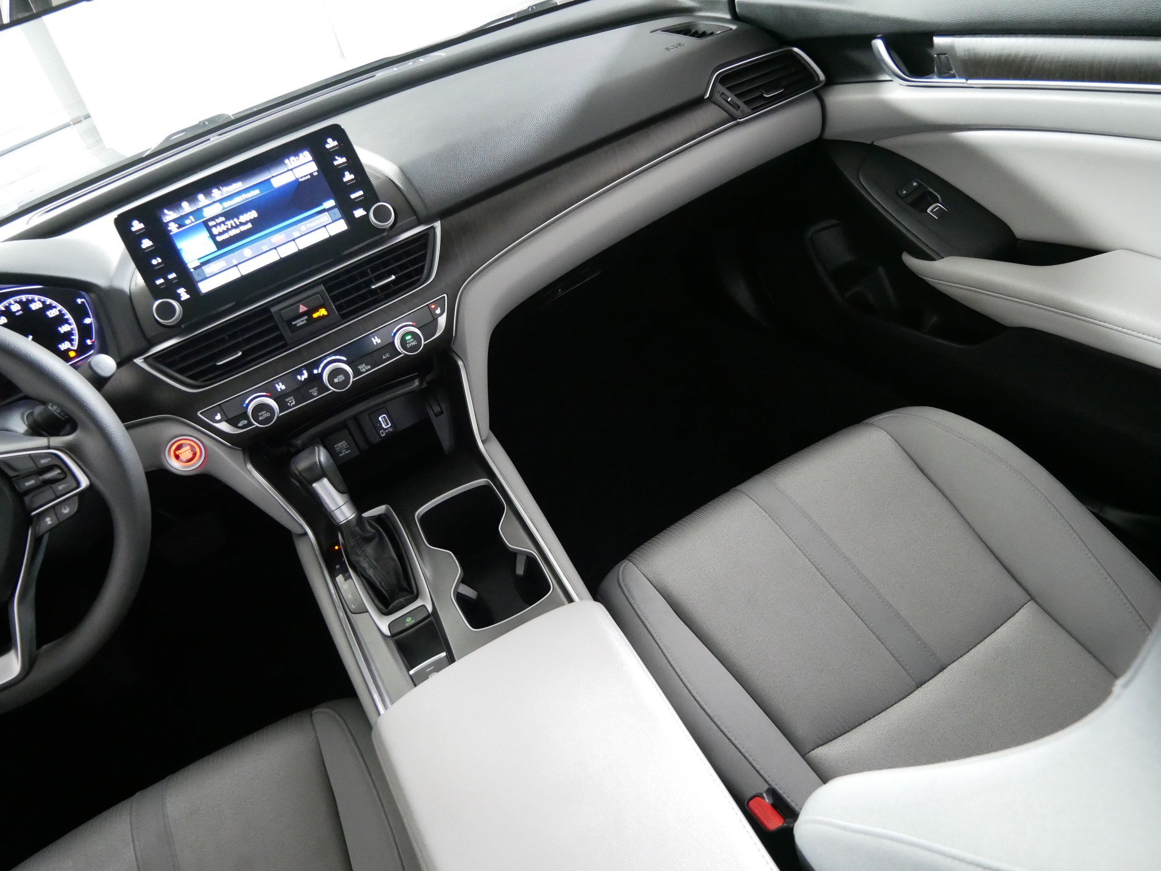 Used 2020 Honda Accord EX image 11