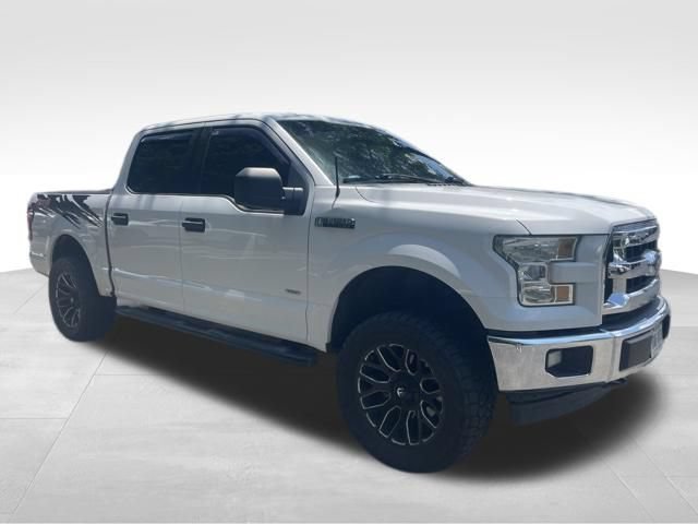 Used 2017 Ford F150 XLT w/ Trailer Tow Package AWD/4WD image 4