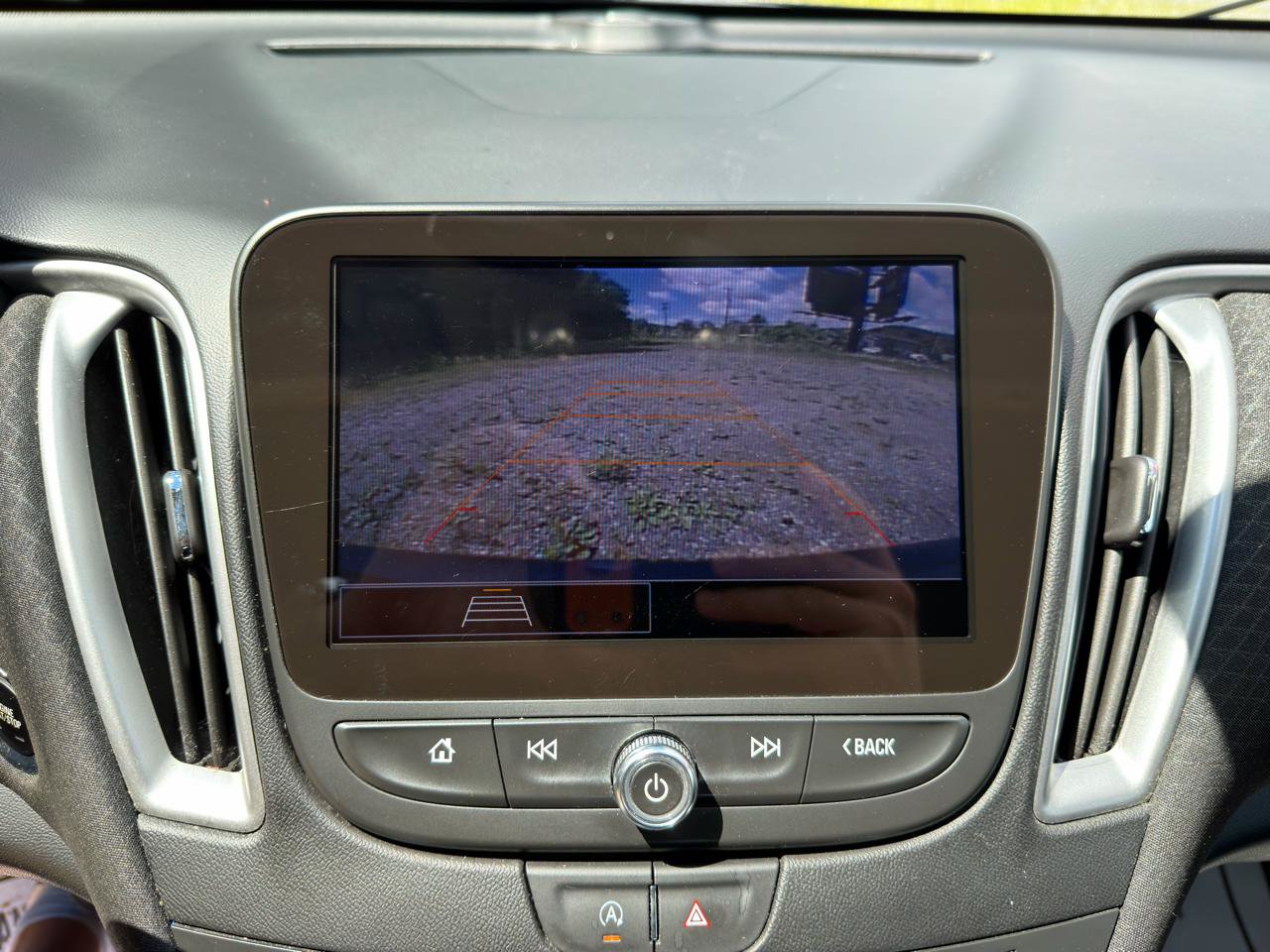 Used 2022 Chevrolet Malibu LT FWD image 15