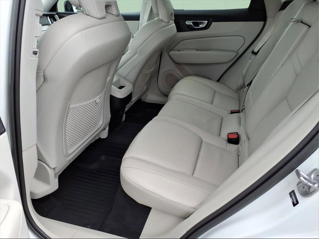 Used 2023 Volvo XC60 B5 Plus w/ Protection Package Premier image 8