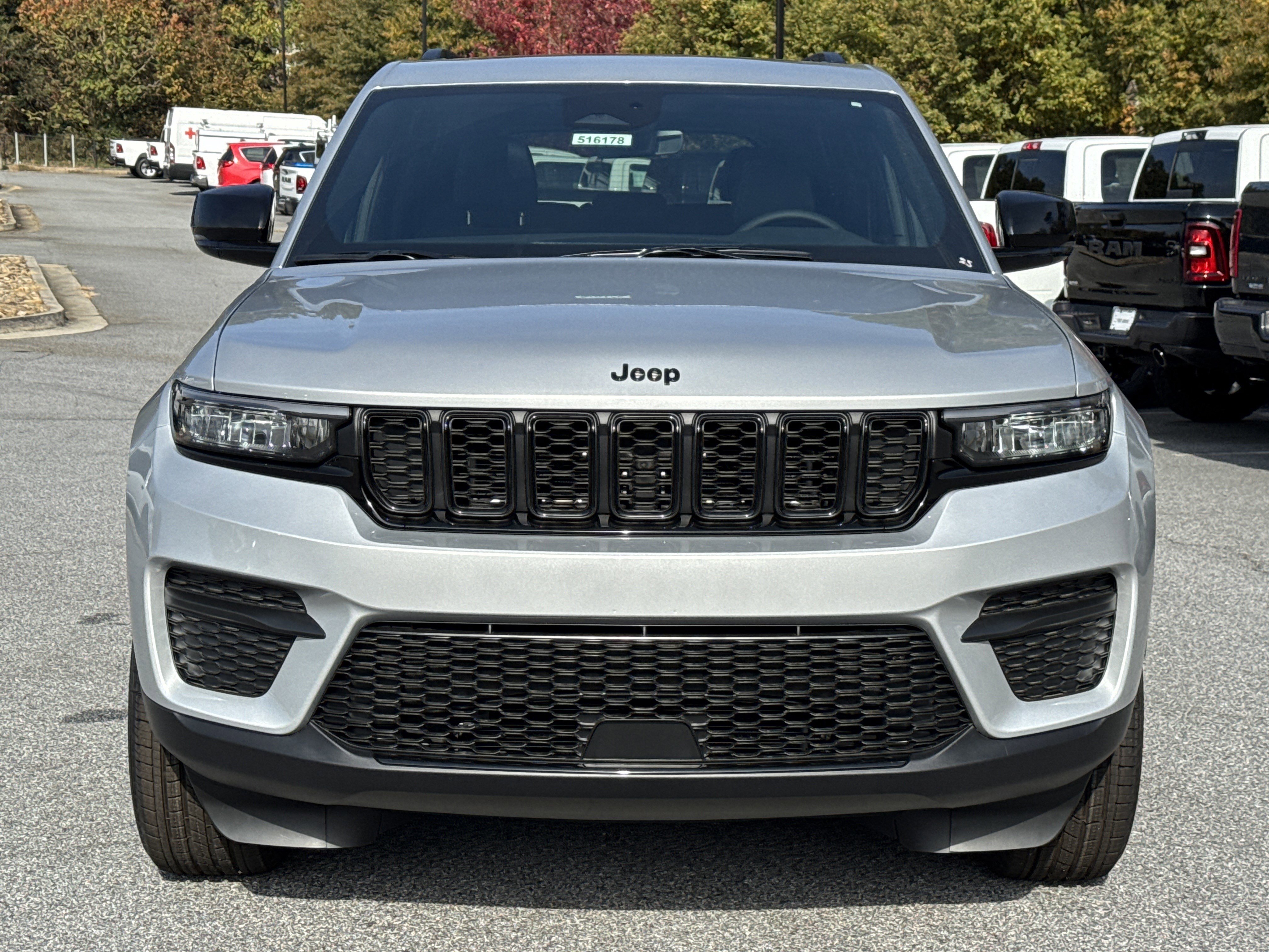 New 2025 Jeep Grand Cherokee Altitude image 2