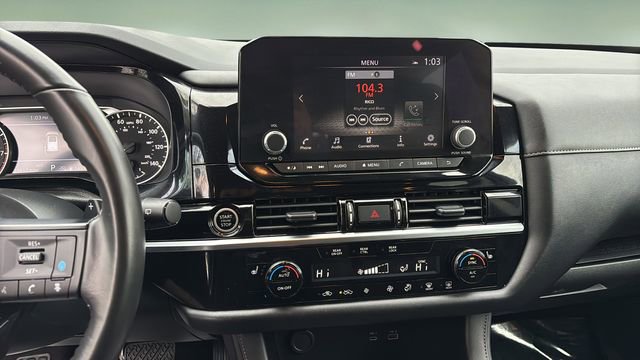 Used 2024 Nissan Pathfinder SV image 10