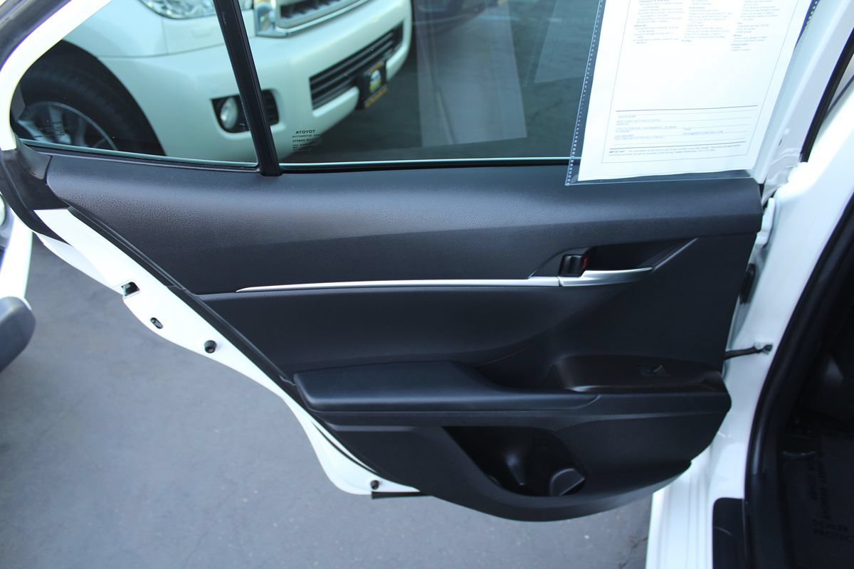Used 2022 Toyota Camry SE w/ Carpet Mat Package (TMS) FWD image 23