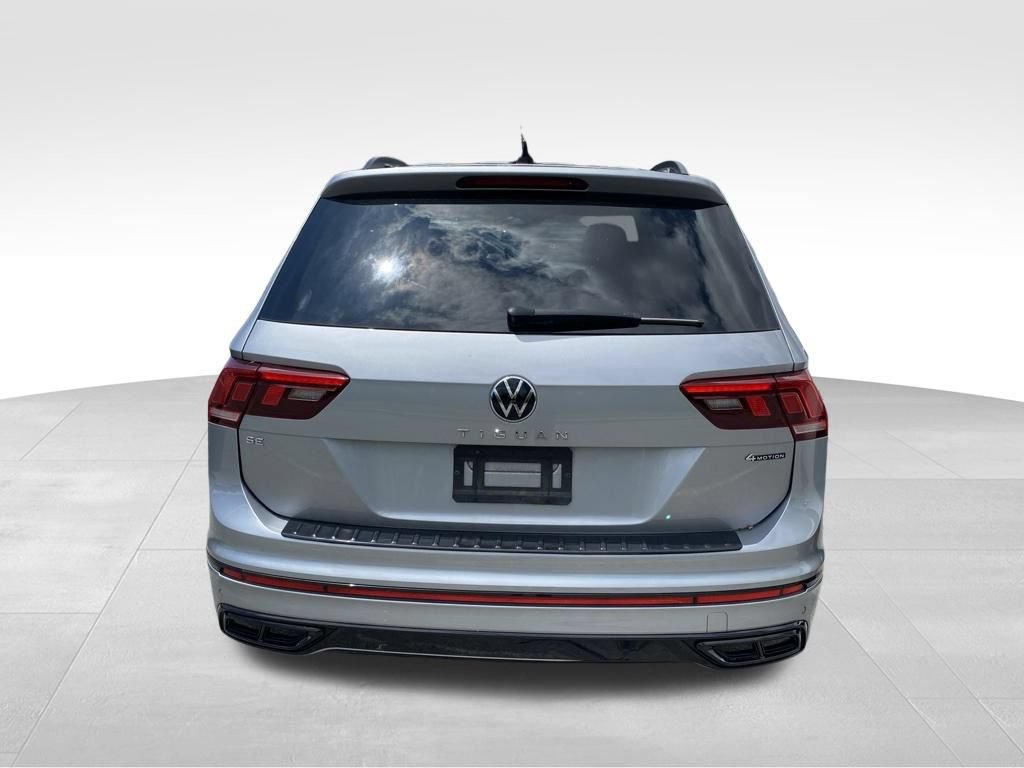 Used 2024 Volkswagen Tiguan SE R-Line AWD/4WD image 12