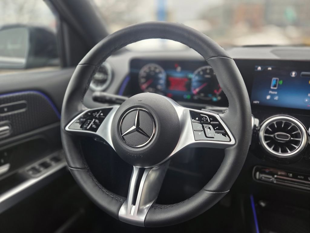 Used 2025 Mercedes-Benz GLB 250 4MATIC image 20