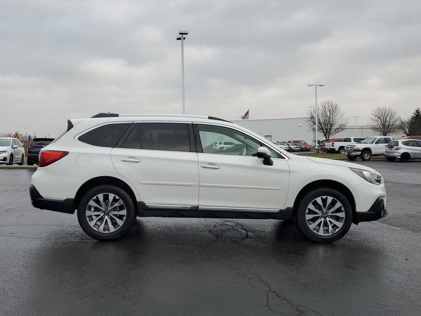 Used 2018 Subaru Outback 3.6R Touring w/ Popular Package #3 image 8