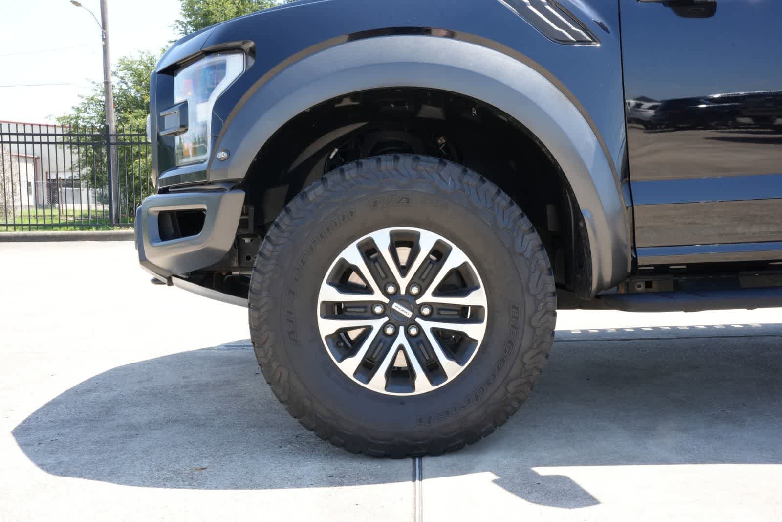 Used 2020 Ford F150 Raptor w/ Equipment Group 802A Luxury AWD/4WD image 19