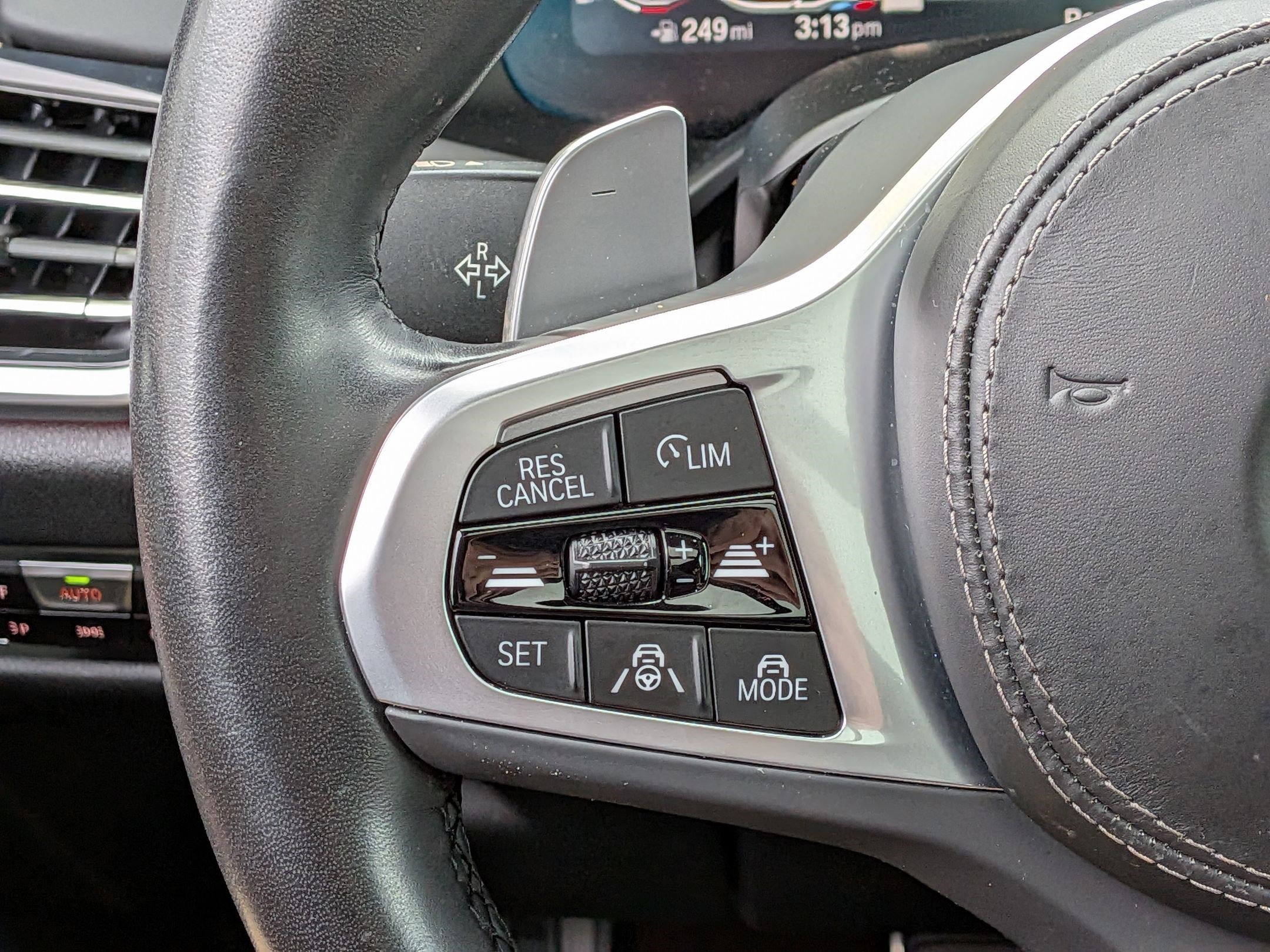 Used 2022 BMW X6 M50i w/ Executive Package image 14