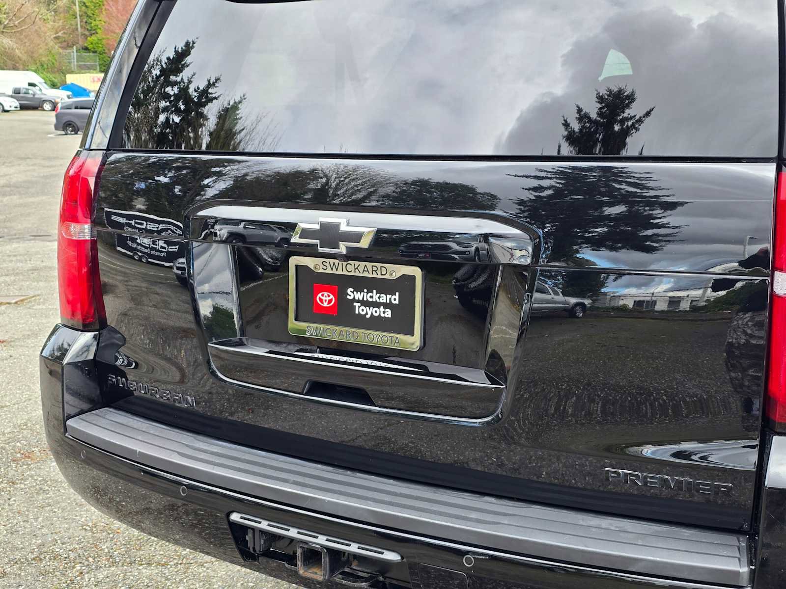 Used 2019 Chevrolet Suburban Premier w/ RST 6.2L Performance Edition image 15