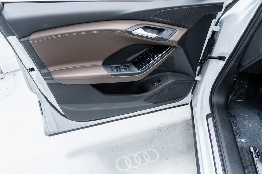 Used 2025 Audi Q6 e-tron Premium w/ Convenience Package image 21