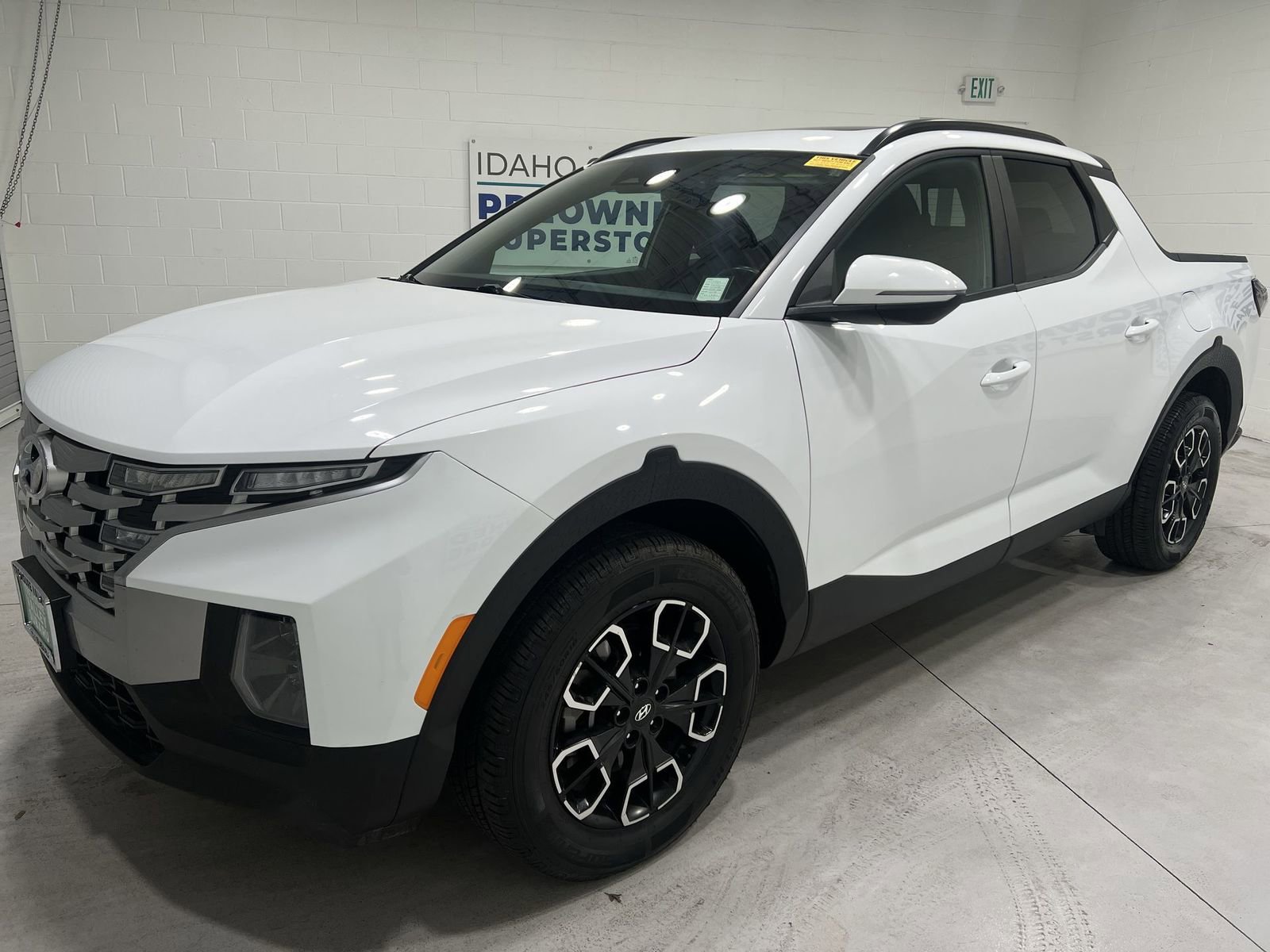 Used 2022 Hyundai Santa Cruz SEL Premium image 4