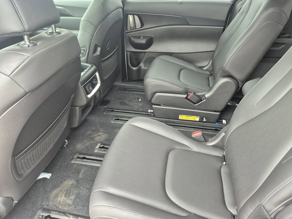 New 2026 Kia Carnival SX image 11