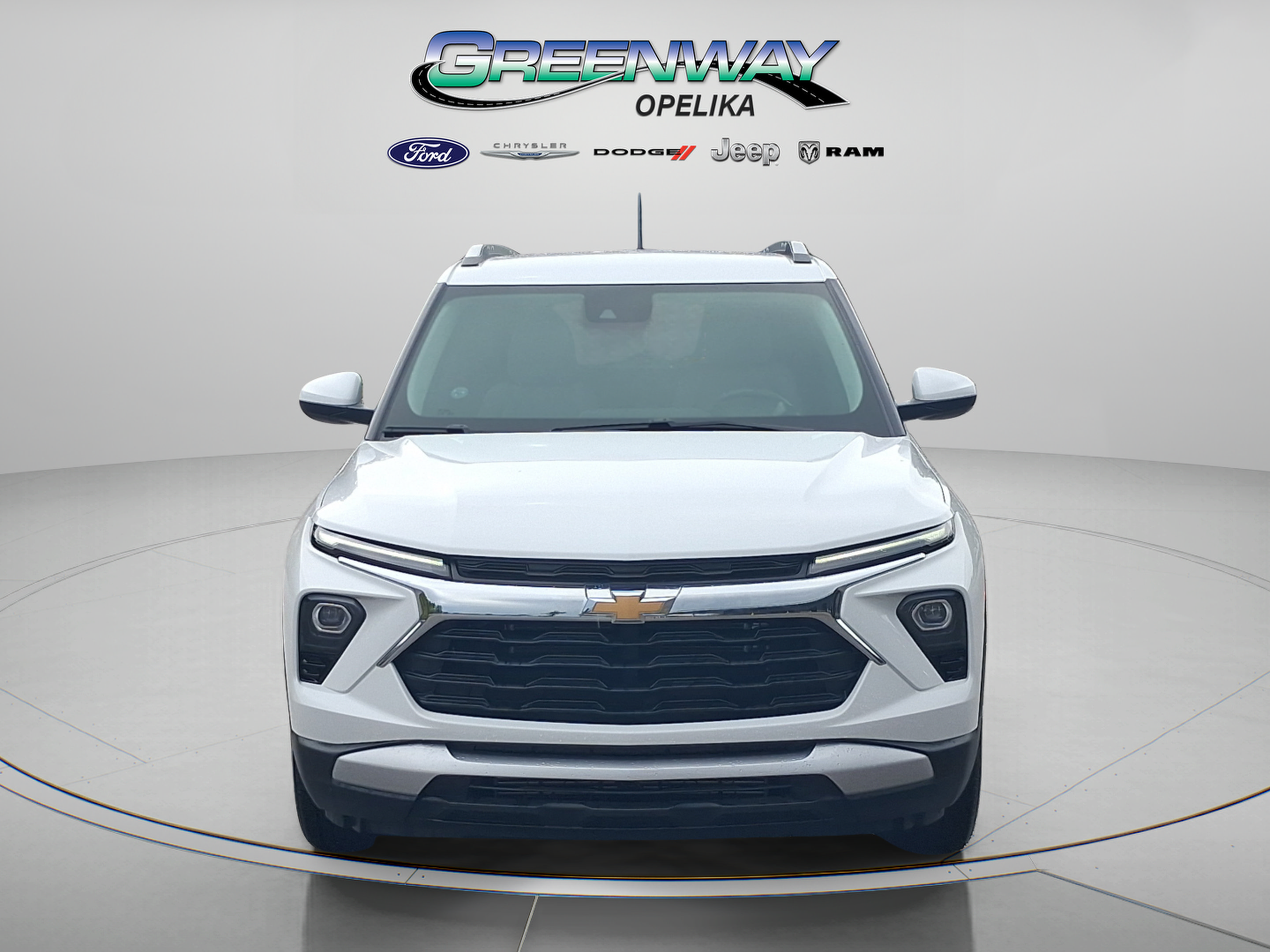 Used 2025 Chevrolet TrailBlazer LT FWD image 2