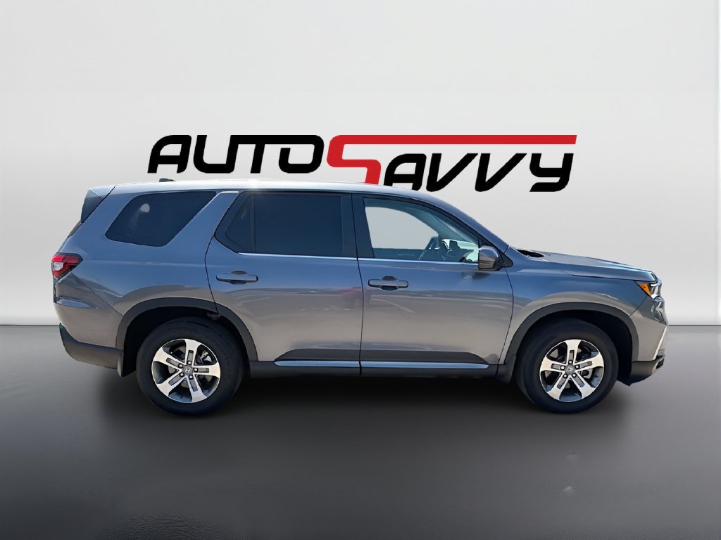 Used 2025 Honda Pilot EX-L image 8