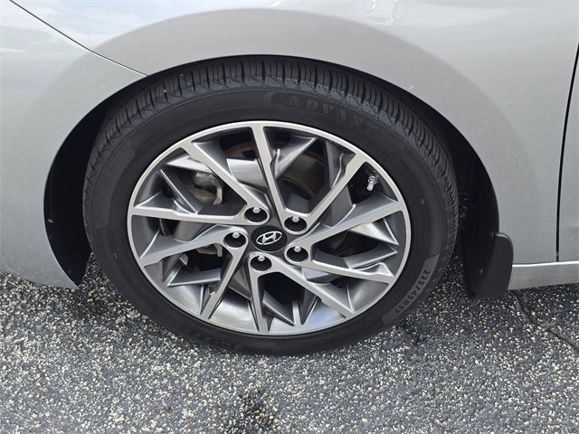 Used 2020 Hyundai Elantra Limited image 6