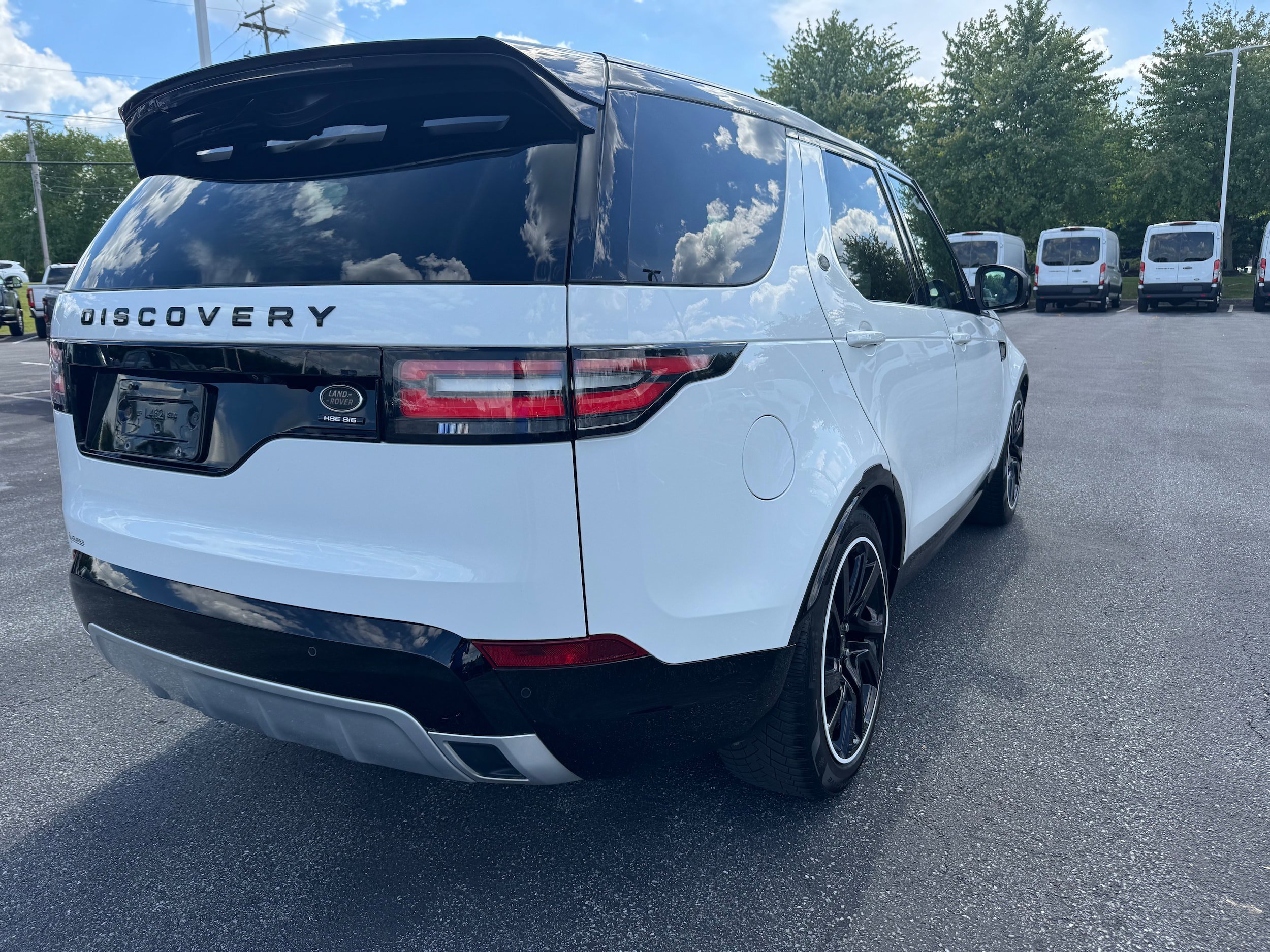 Used 2017 Land Rover Discovery HSE Luxury AWD/4WD image 5