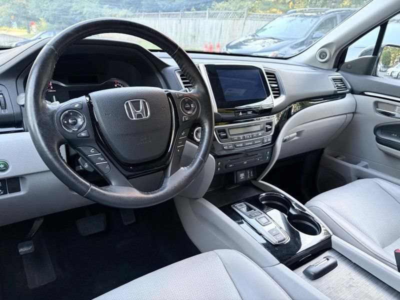 Used 2017 Honda Pilot Elite image 13