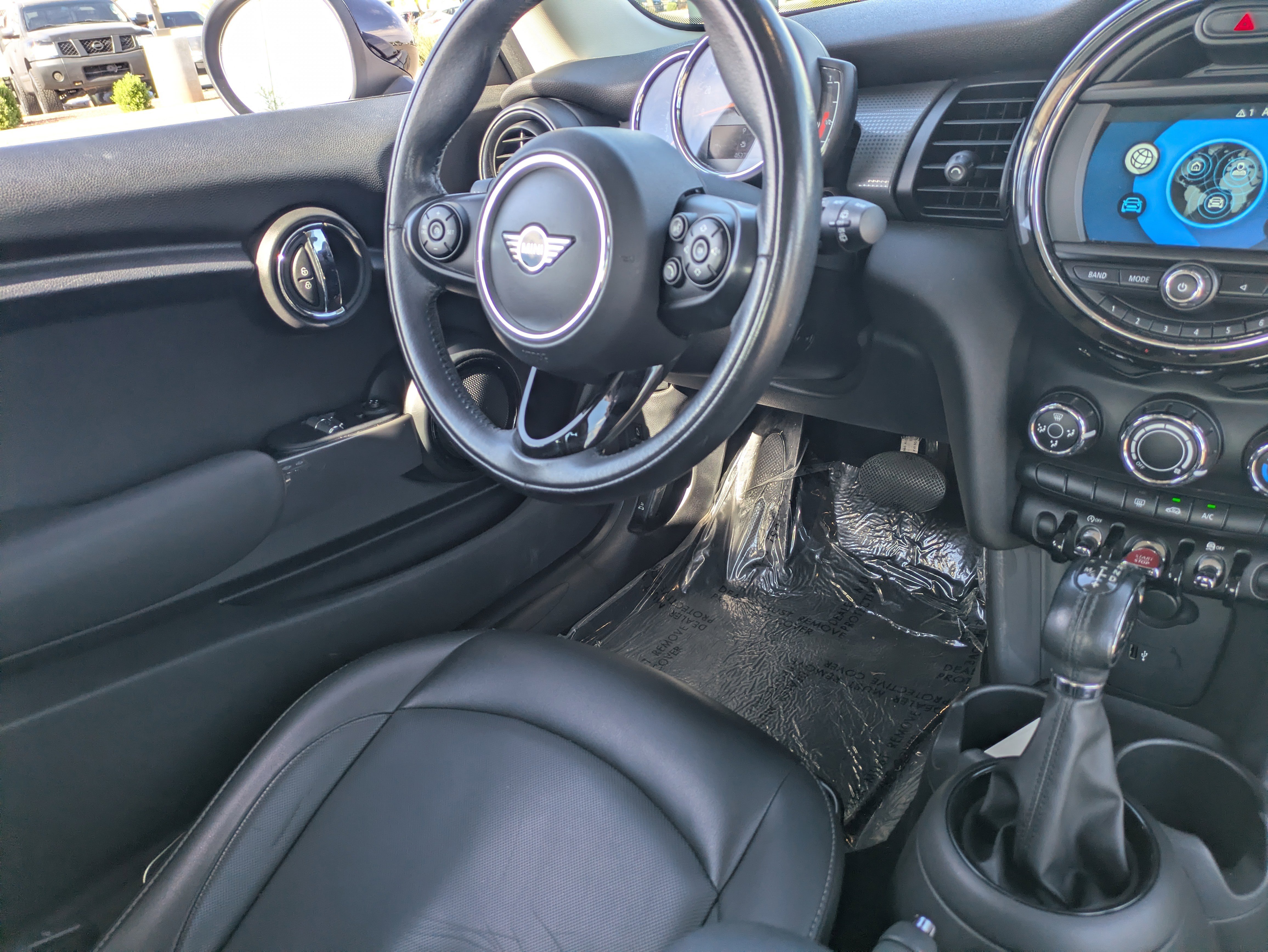 Used 2019 MINI Cooper 2-Door Hardtop image 16