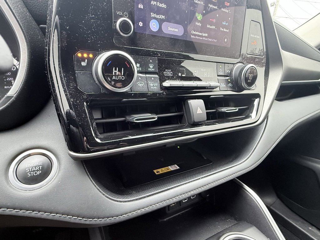 Used 2024 Toyota Highlander XLE image 16