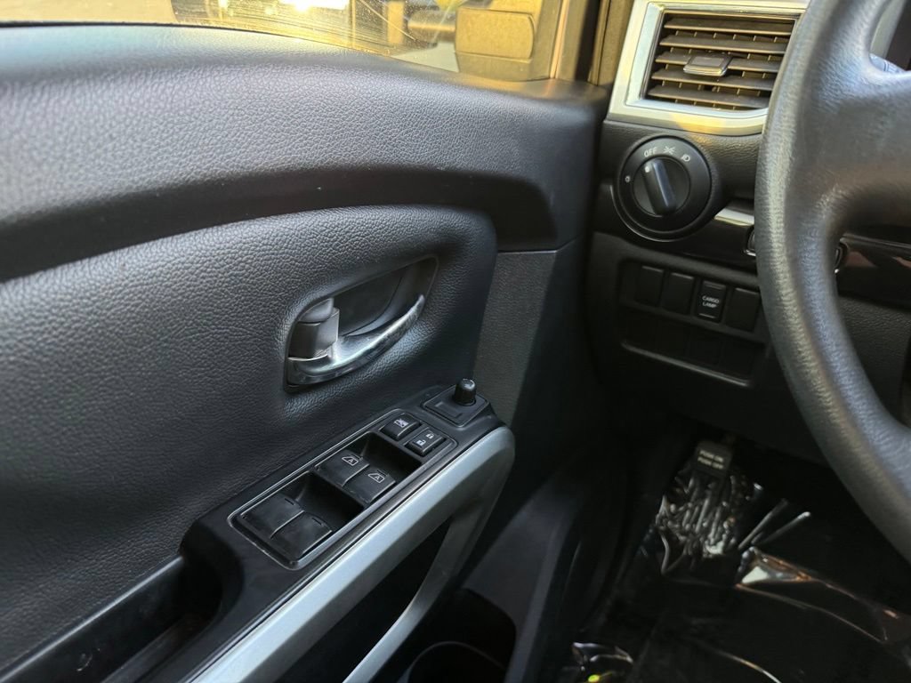 Used 2018 Nissan Titan SV AWD/4WD image 30