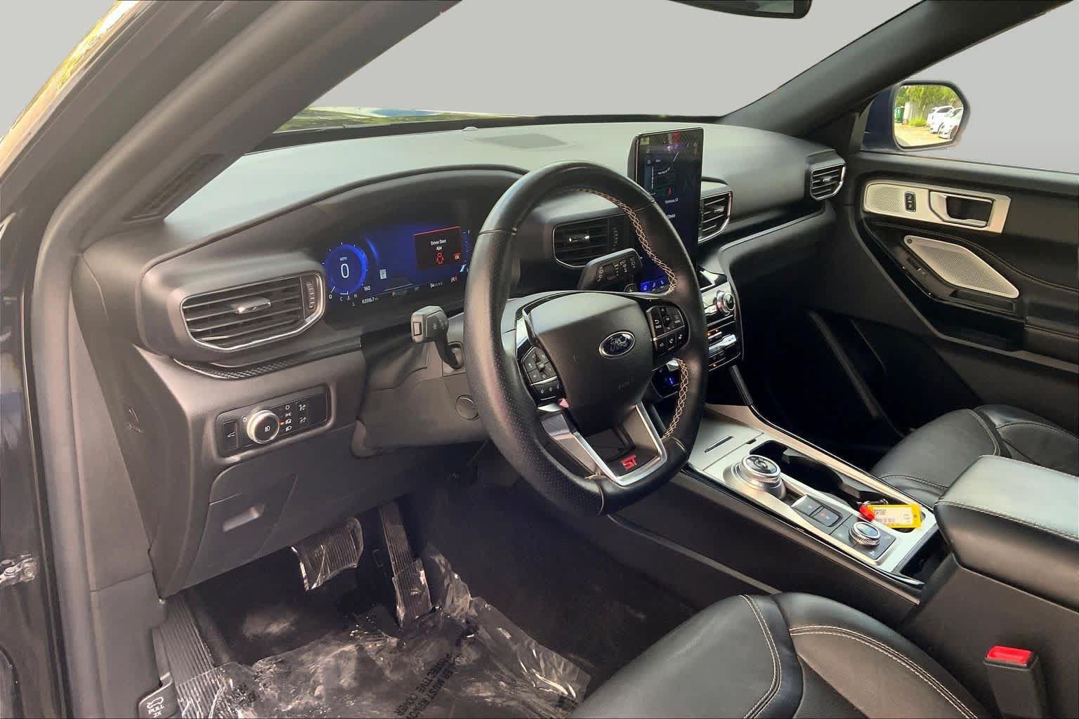 Used 2023 Ford Explorer ST w/ Equipment Group 401A AWD/4WD image 18