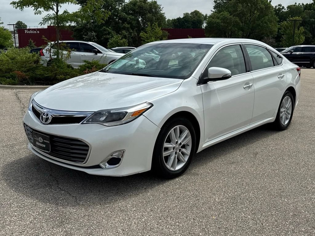 Used 2015 Toyota Avalon XLE FWD image 1