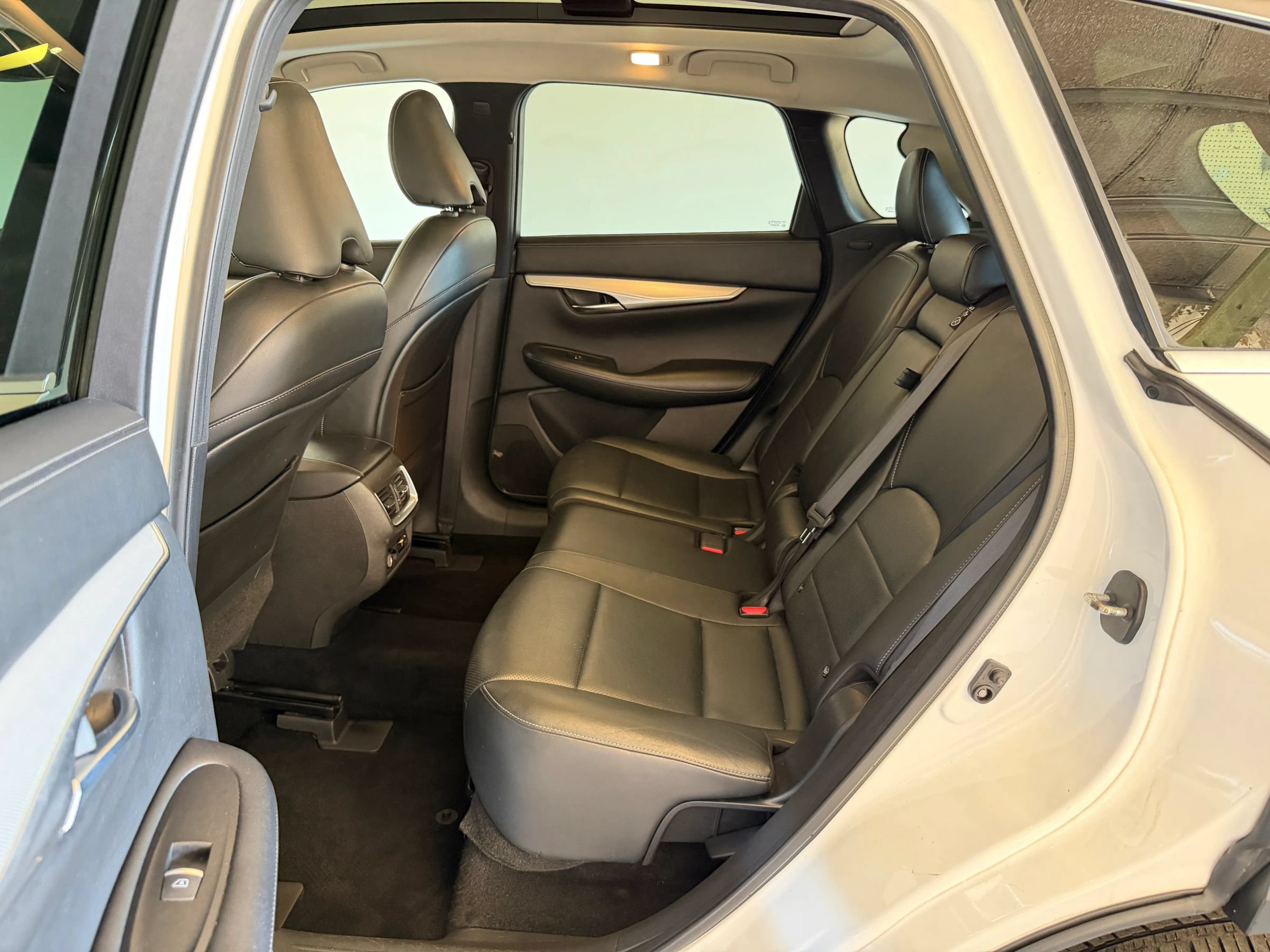 Used 2019 INFINITI QX50 Essential AWD/4WD image 33