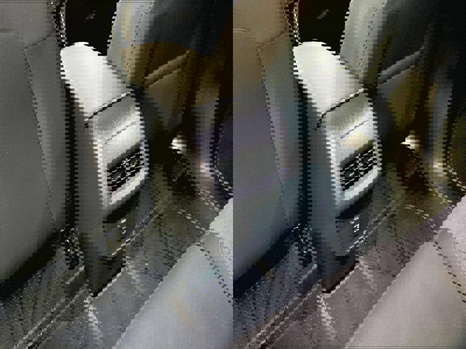 Used 2023 Chevrolet Equinox LT image 28