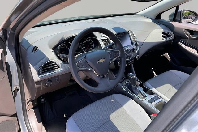Used 2017 Chevrolet Cruze LT w/ Sun And Sound Package FWD image 12