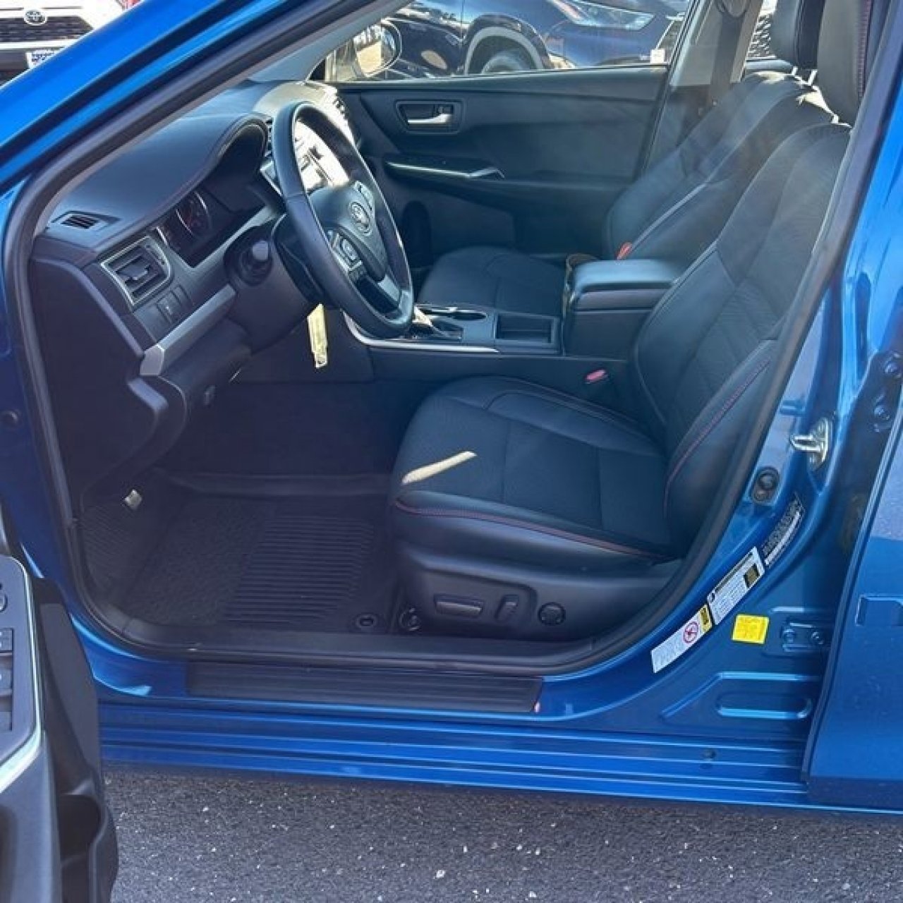 Used 2017 Toyota Camry SE image 17