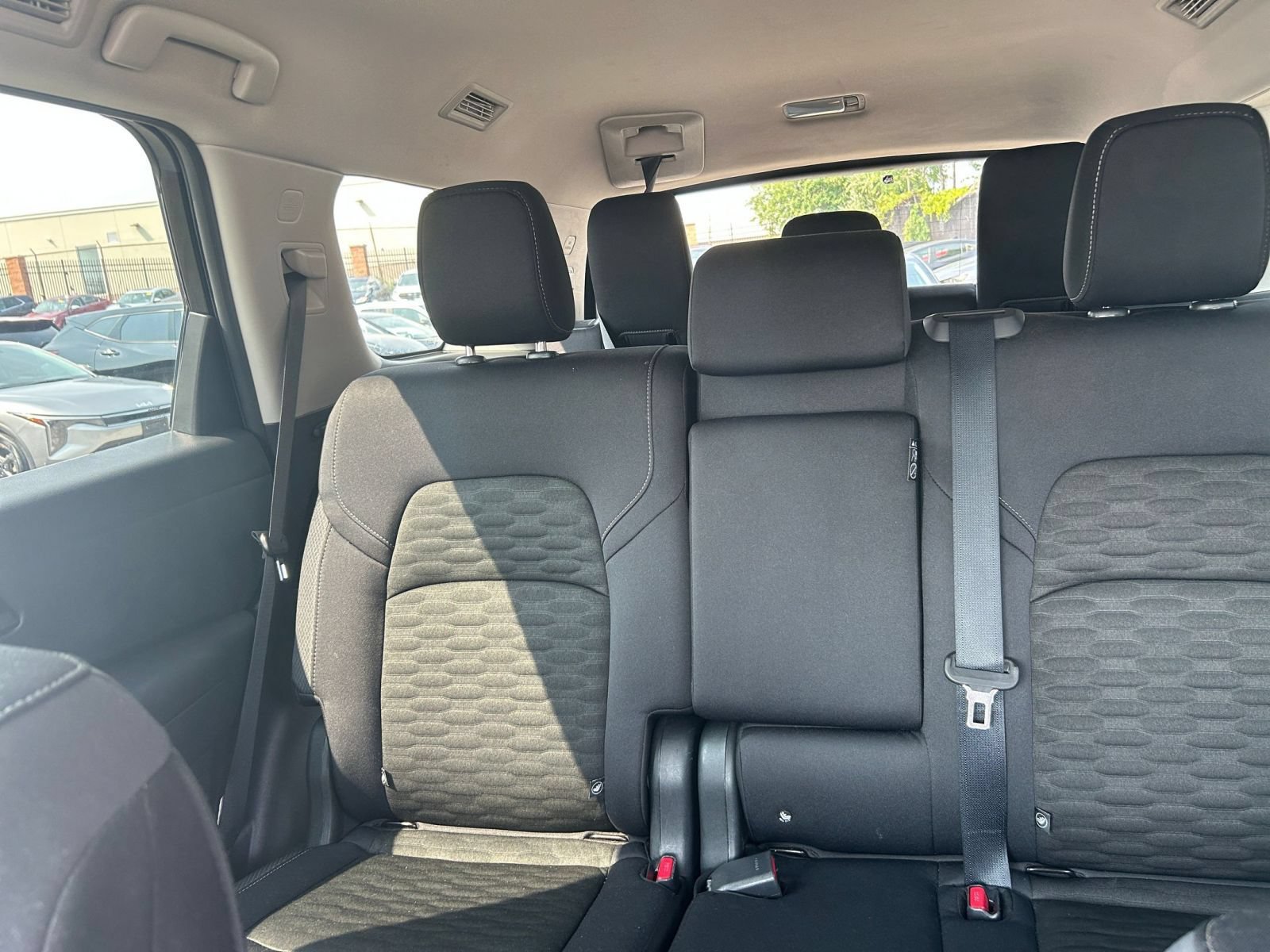 Used 2025 Nissan Pathfinder SV FWD image 35