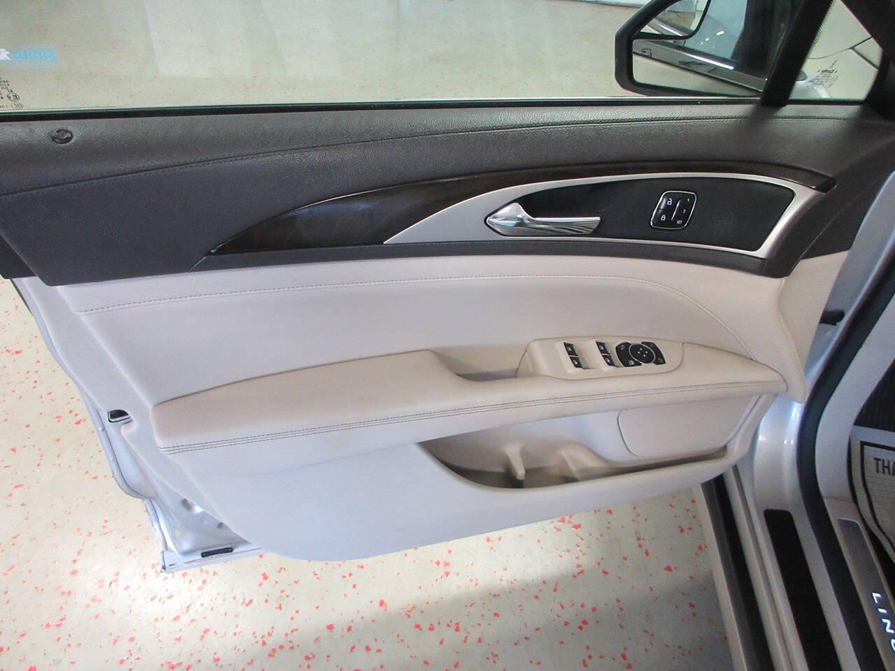 Used 2017 Lincoln MKZ Select AWD/4WD image 21