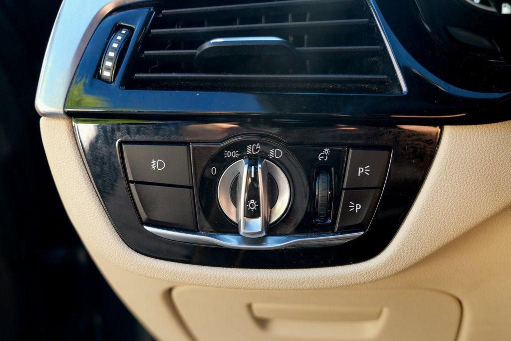 Used 2018 BMW 540i xDrive image 47