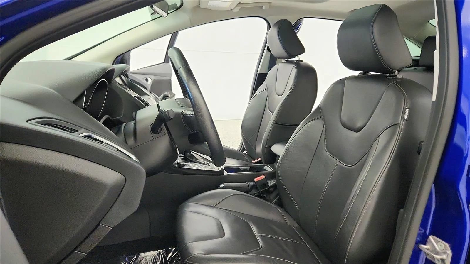 Used 2015 Ford Focus Titanium FWD image 27