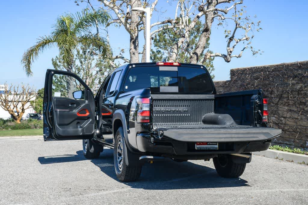 Used 2025 Nissan Frontier Pro-X image 28
