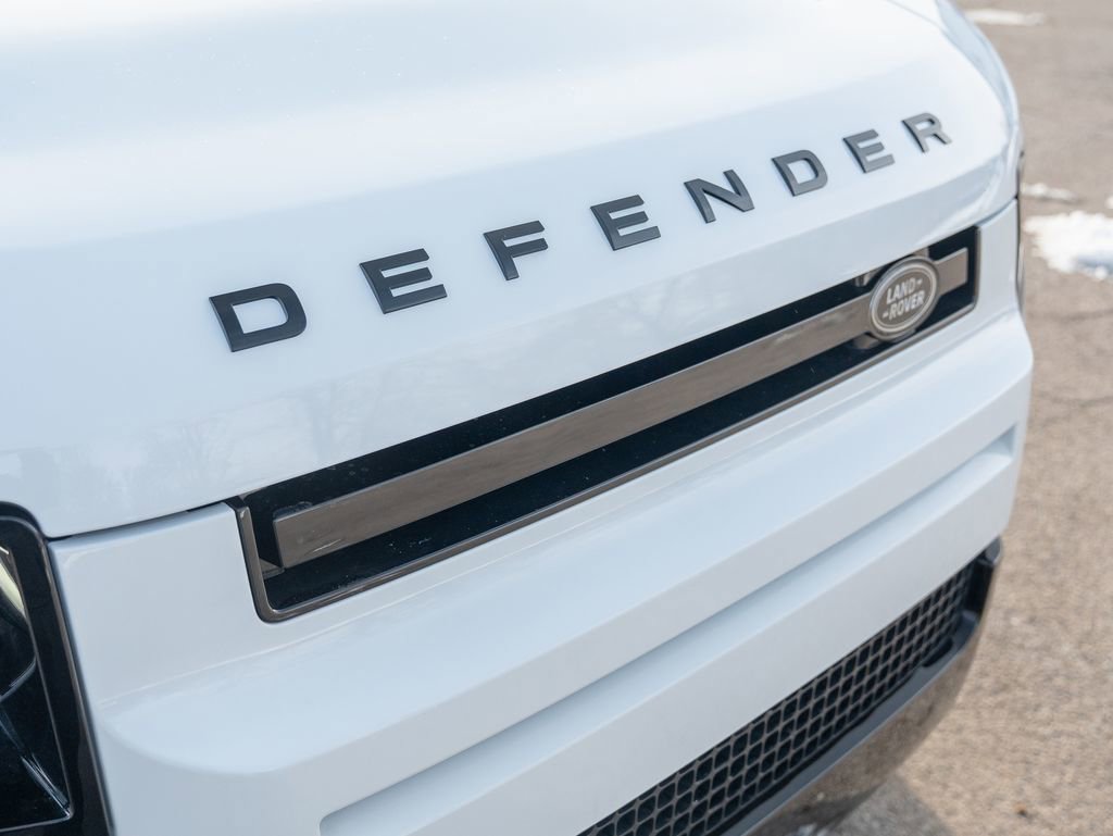 New 2026 Land Rover Defender 110 X-Dynamic SE image 15