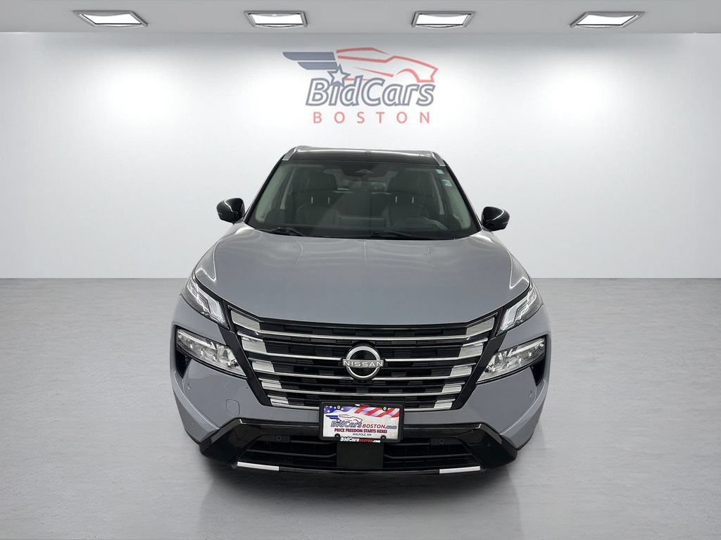 Used 2024 Nissan Rogue Platinum w/ Platinum Premium Package AWD/4WD image 2