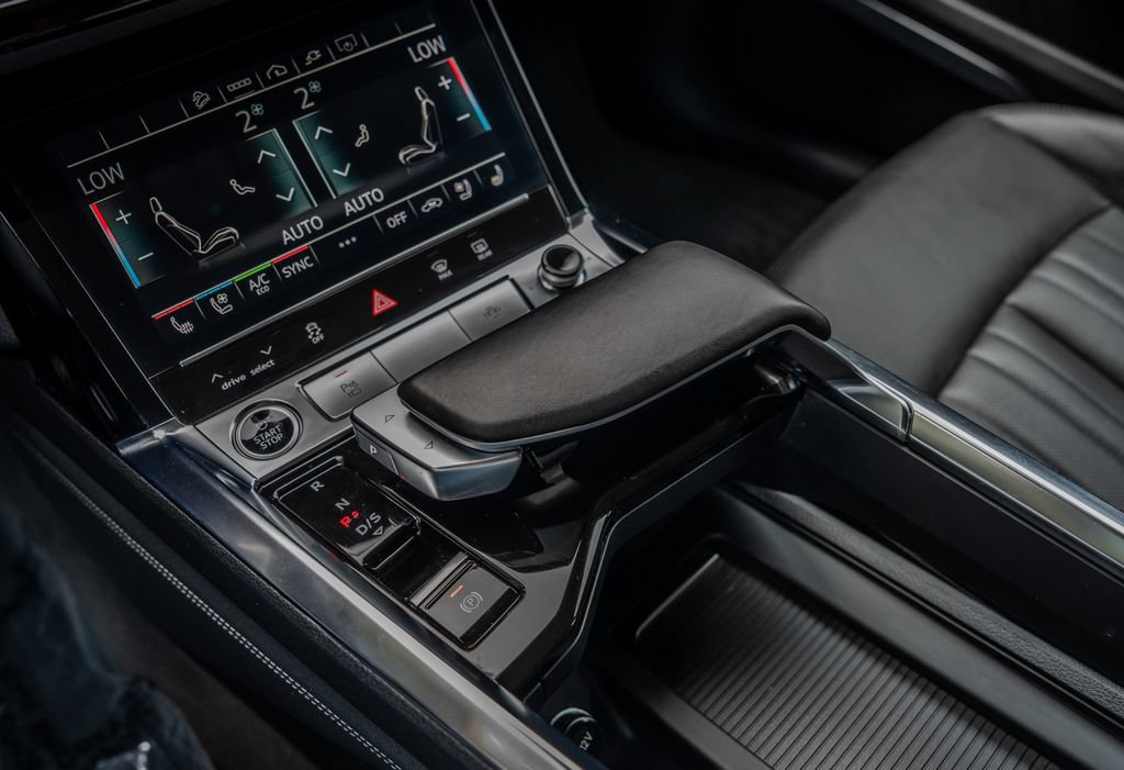Used 2023 Audi e-tron Premium Plus AWD/4WD image 12