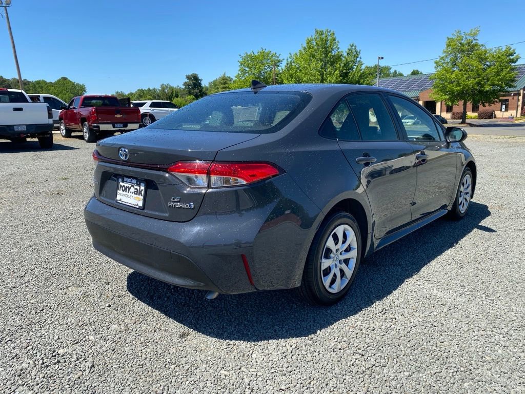 Used 2023 Toyota Corolla LE FWD image 3