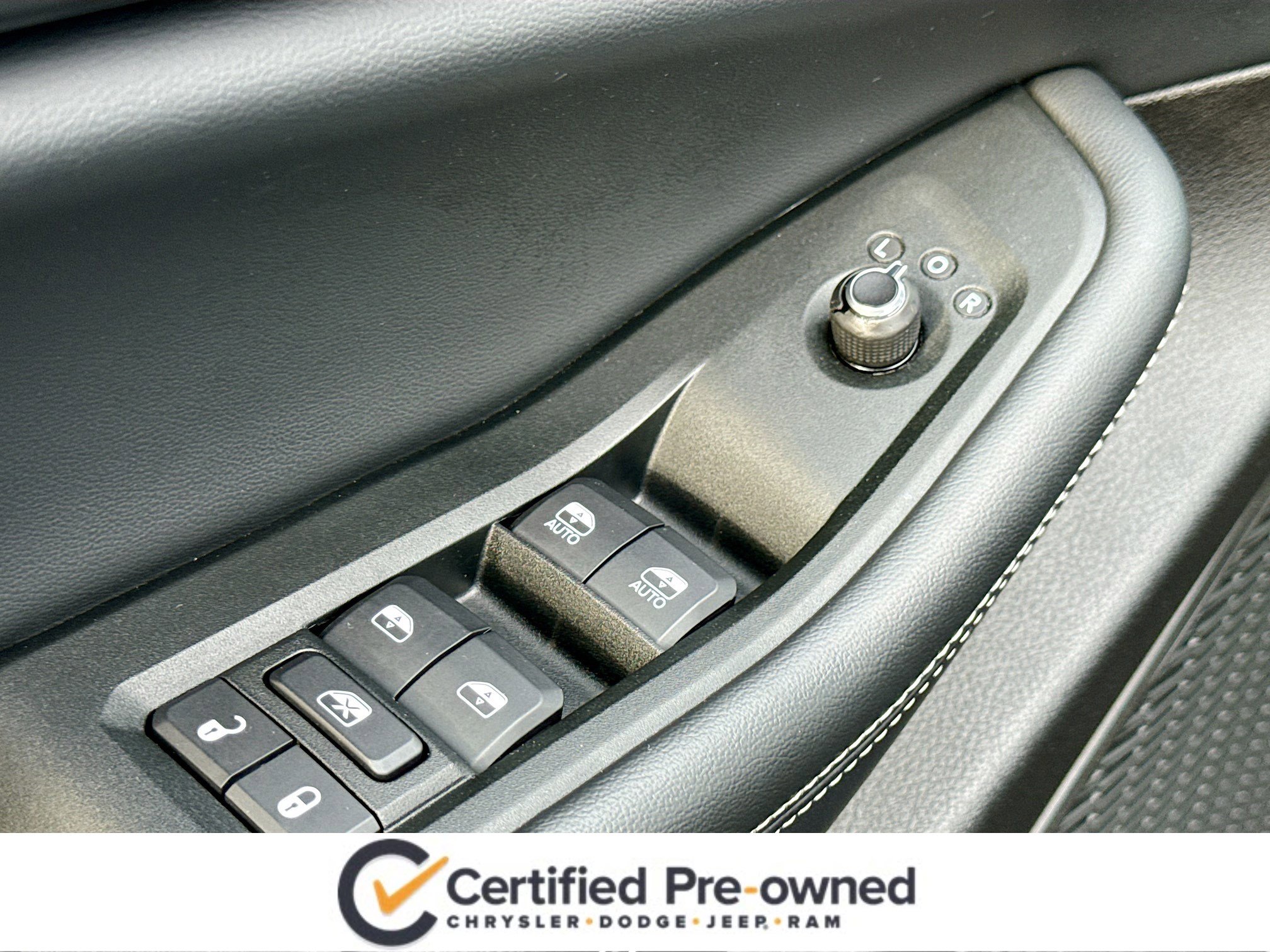 Used 2024 Jeep Grand Cherokee L Laredo w/ Luxury Tech Group I image 8