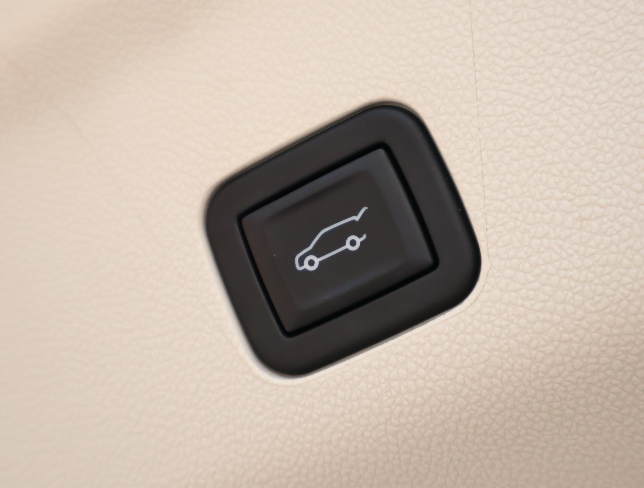 Used 2024 Cadillac Escalade ESV Sport Platinum w/ LPO, ONYX Package AWD/4WD image 34