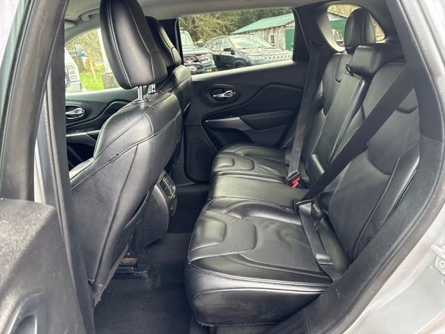 Used 2021 Jeep Cherokee Latitude Lux w/ Comfort/Convenience Group image 23