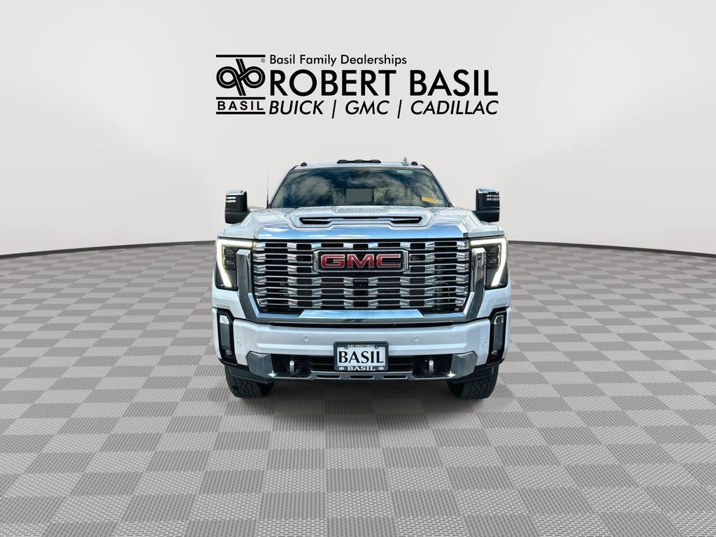 Used 2024 GMC Sierra 2500 Denali AWD/4WD image 3